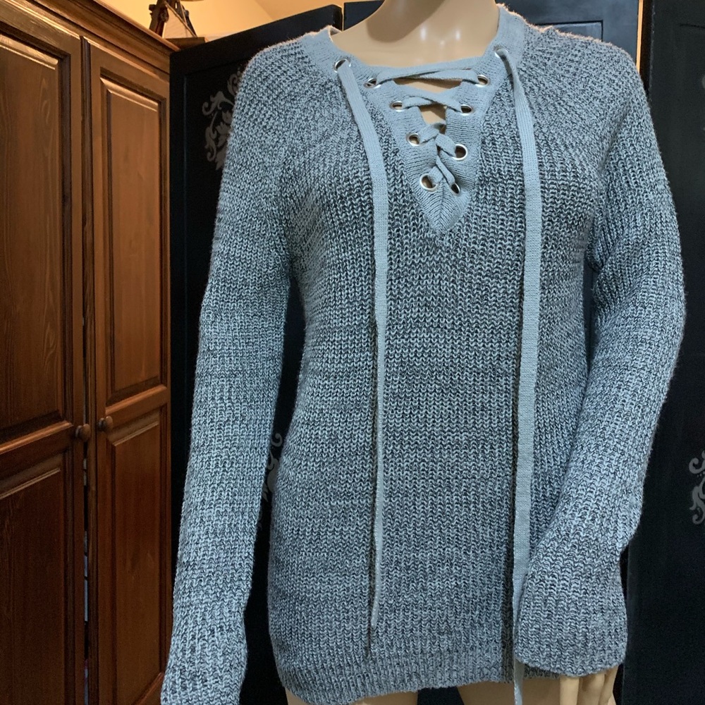 Grey Shoe Lace Sweater 🍩